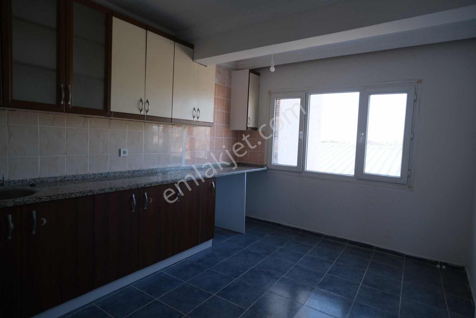 Kuşçularda Ana Cadde Üzeri Kiralık 2+1 - Görsel 8