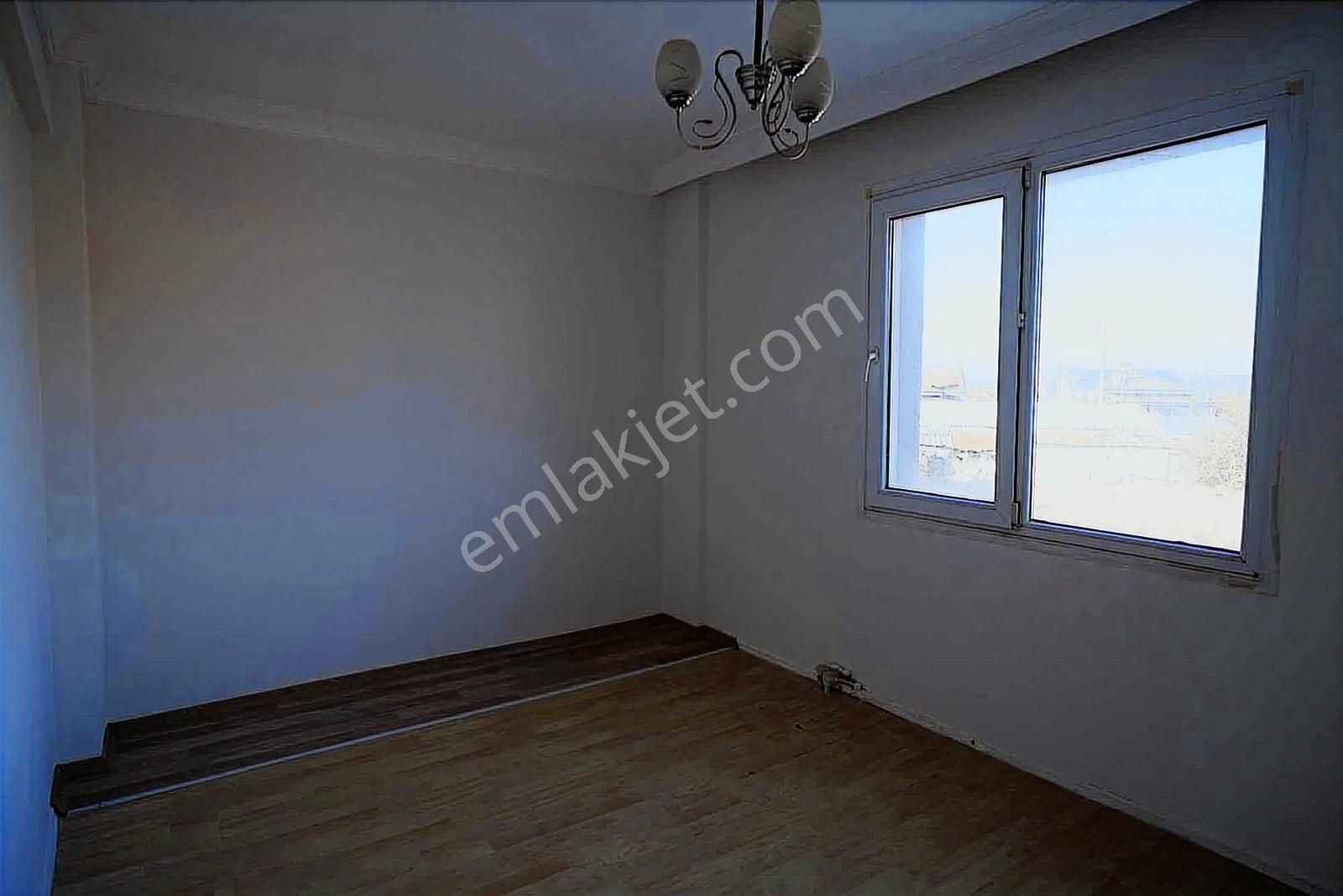 Kuşçularda Ana Cadde Üzeri Kiralık 2+1 - Görsel 3