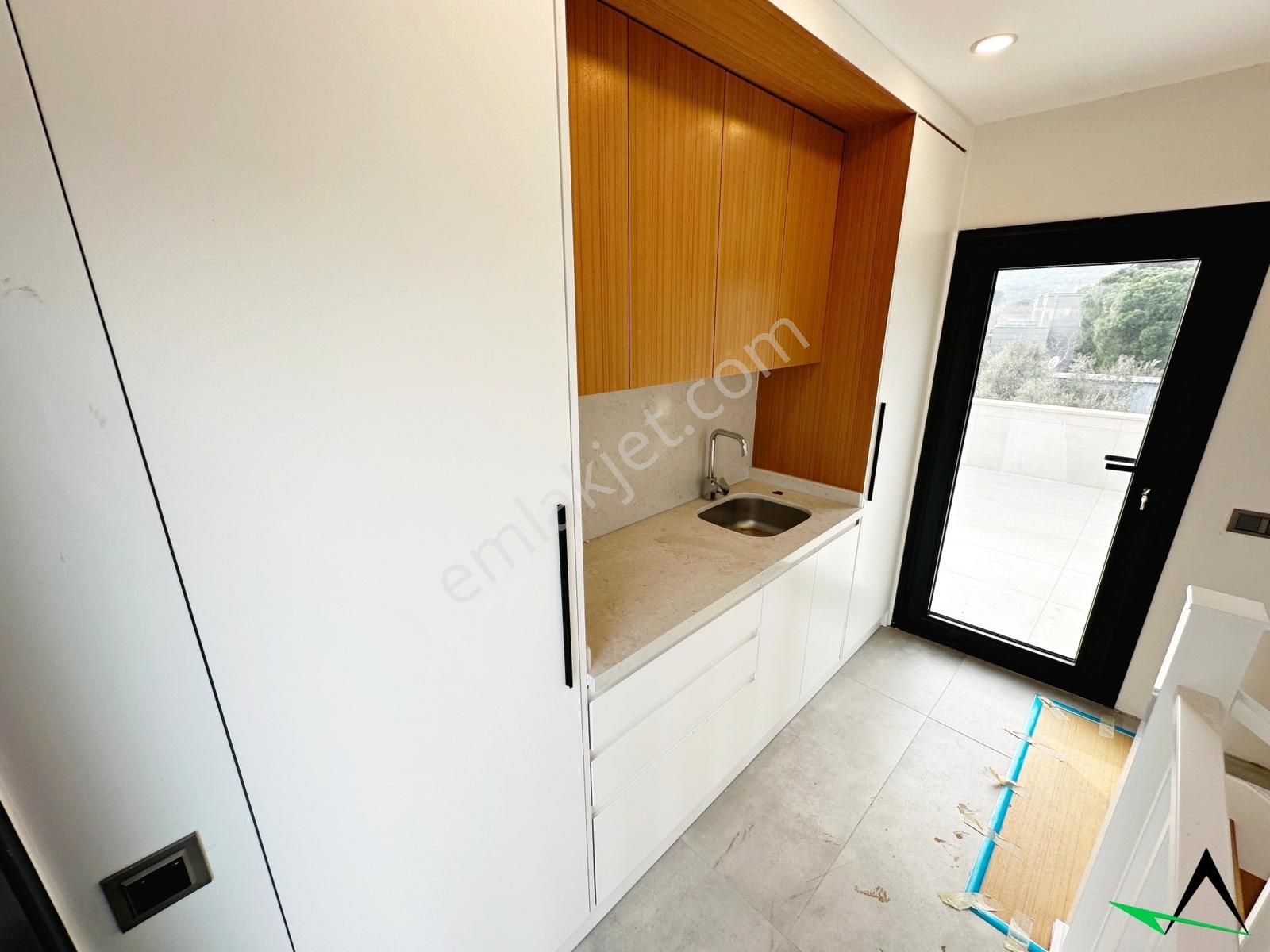 Akçay Ayanoğlun'dan Güre'de 4+1 Havuzlu Ve Bahçeli Satılık Villa - Görsel 4