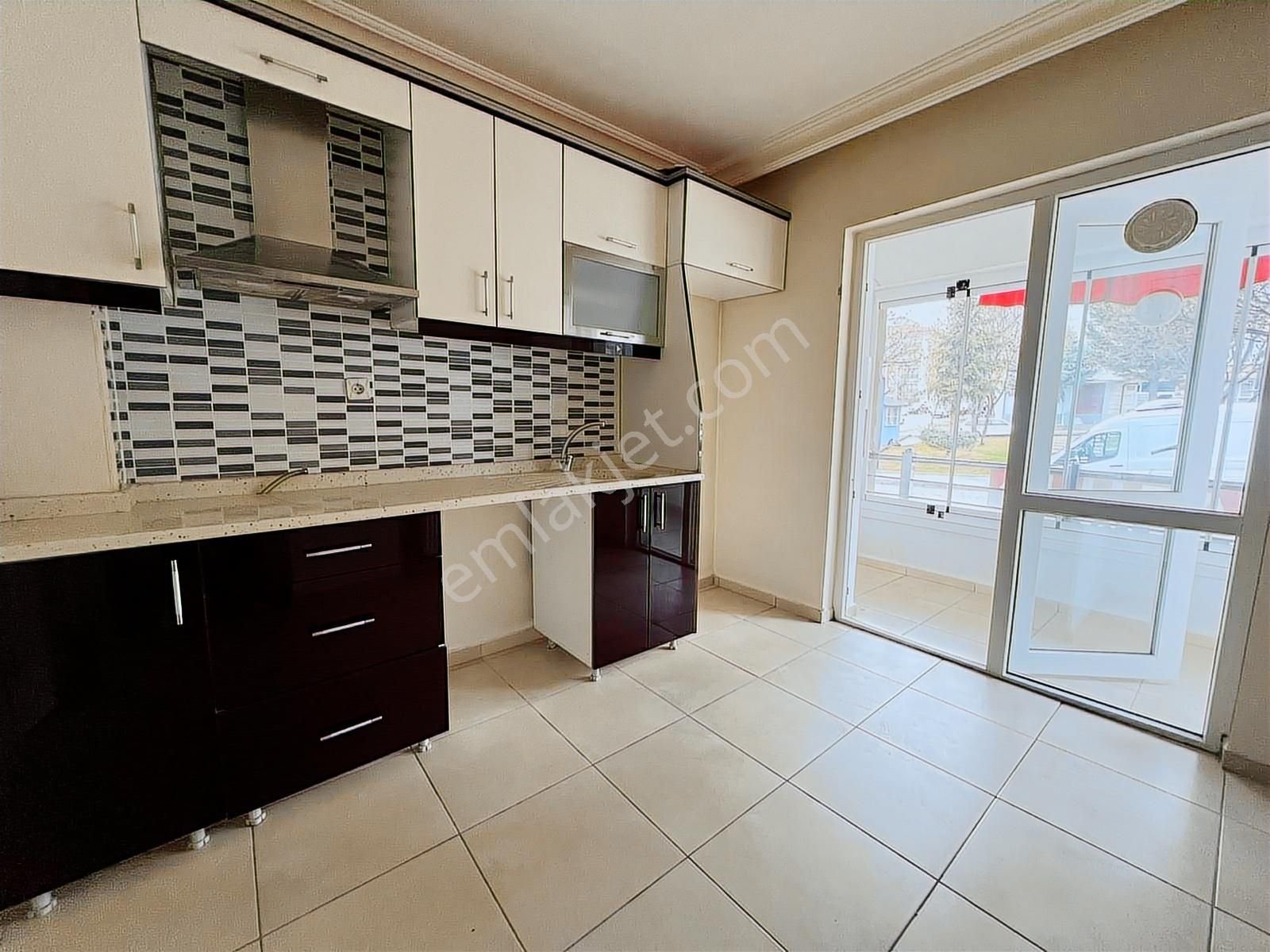 Engin Emlak'tan Asansör'lü Masrafsız 3+1 Y.giriş Daire