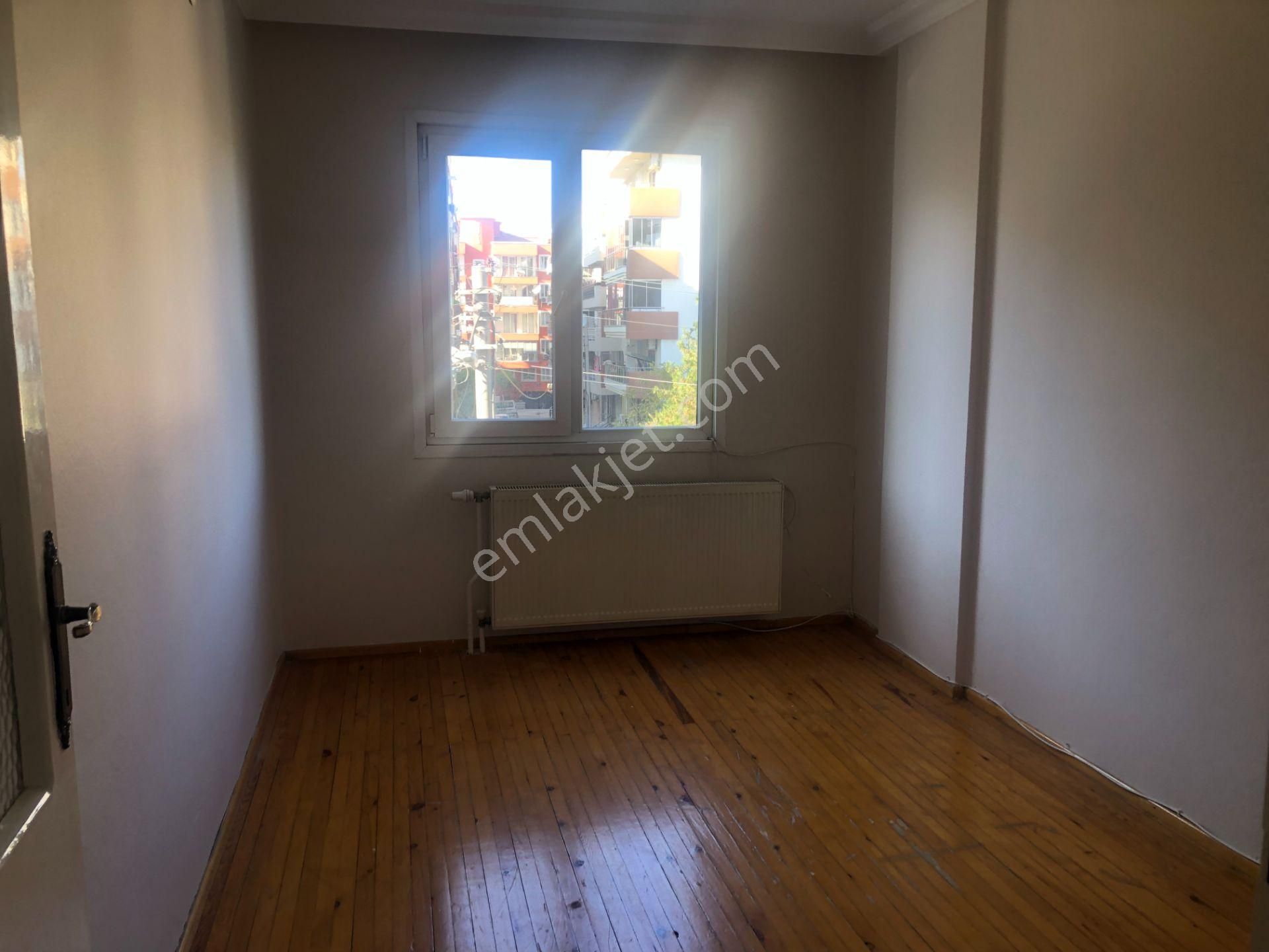 Karşıyaka Yalı Mahallesinde Kiralık 3+1 Lüx Köşe Ara Kat Daire - Görsel 33