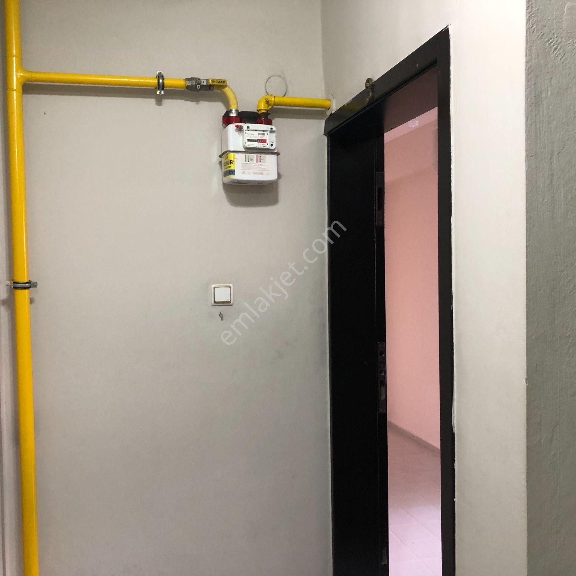 Karşıyaka Yalı Mahallesinde Kiralık 3+1 Lüx Köşe Ara Kat Daire - Görsel 35