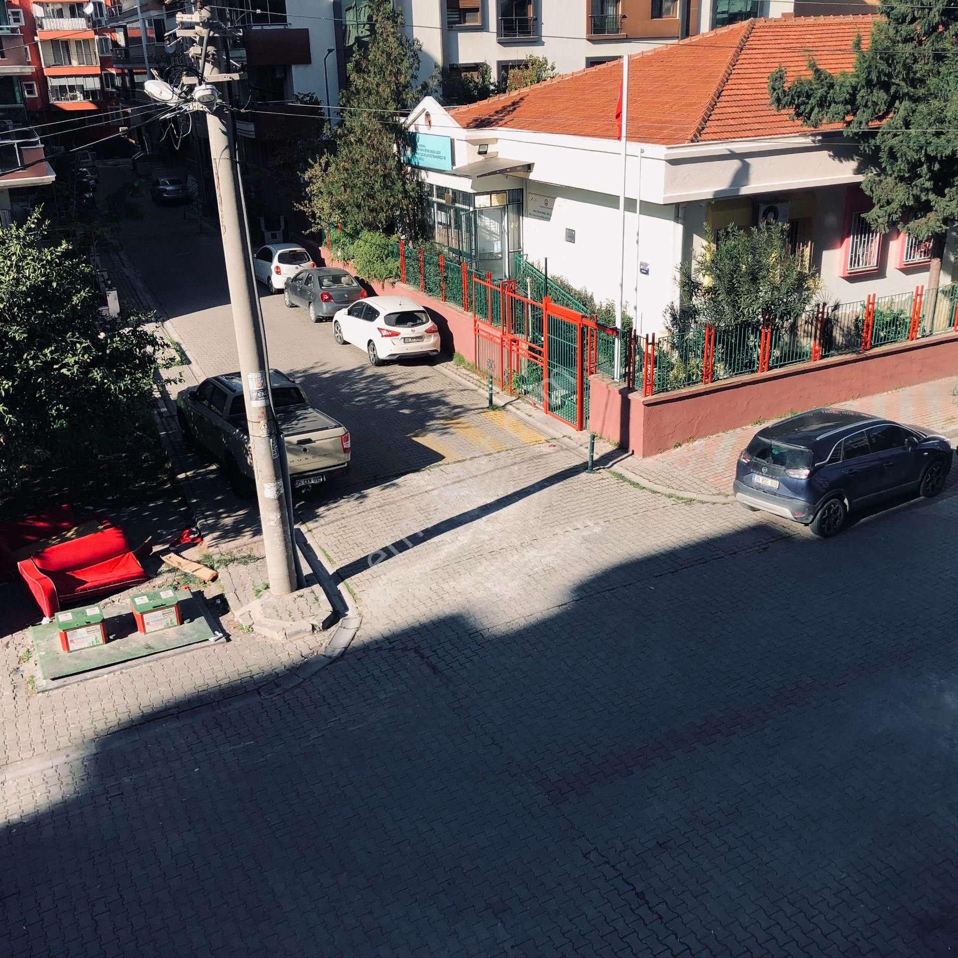 Karşıyaka Yalı Mahallesinde Kiralık 3+1 Lüx Köşe Ara Kat Daire - Görsel 5