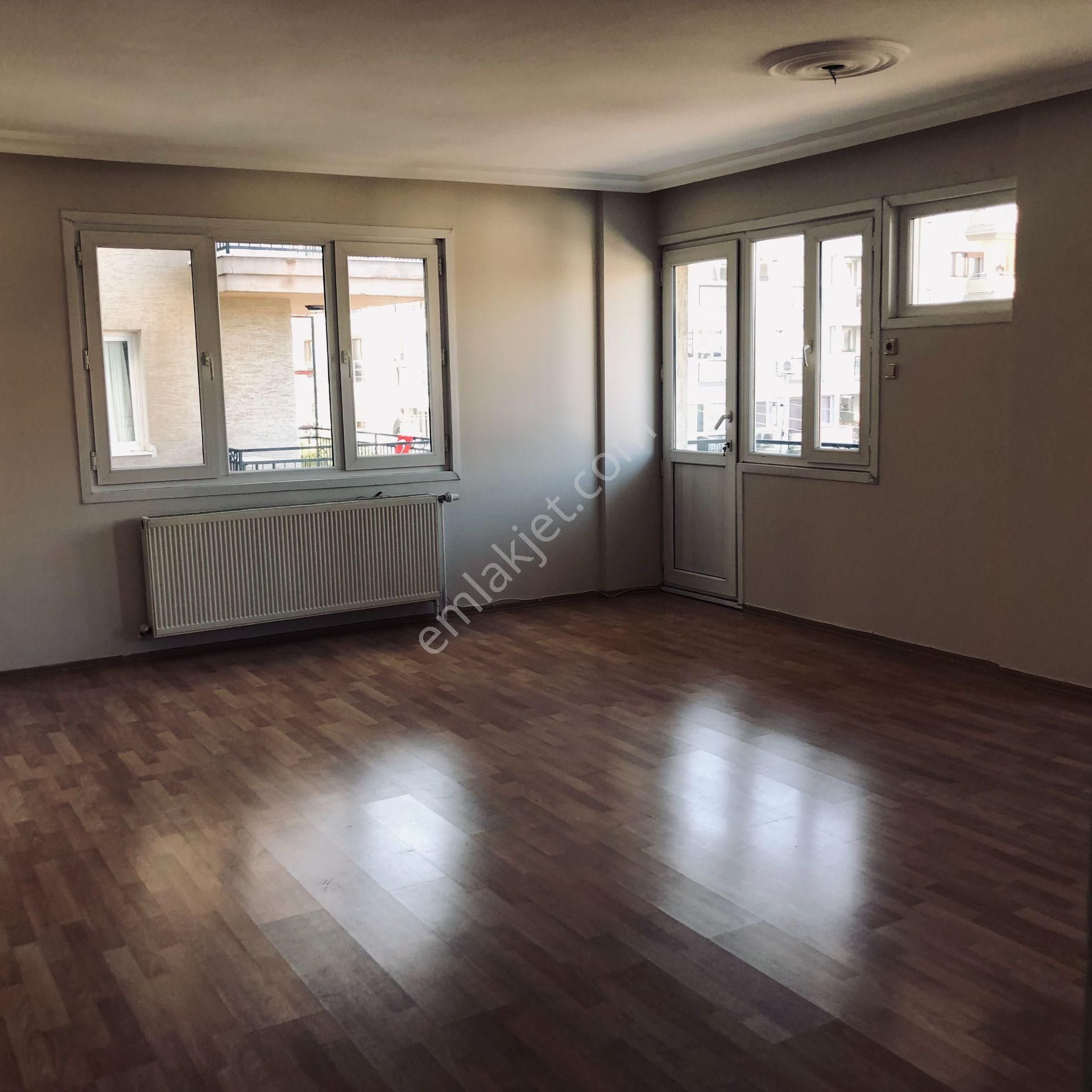 Karşıyaka Yalı Mahallesinde Kiralık 3+1 Lüx Köşe Ara Kat Daire