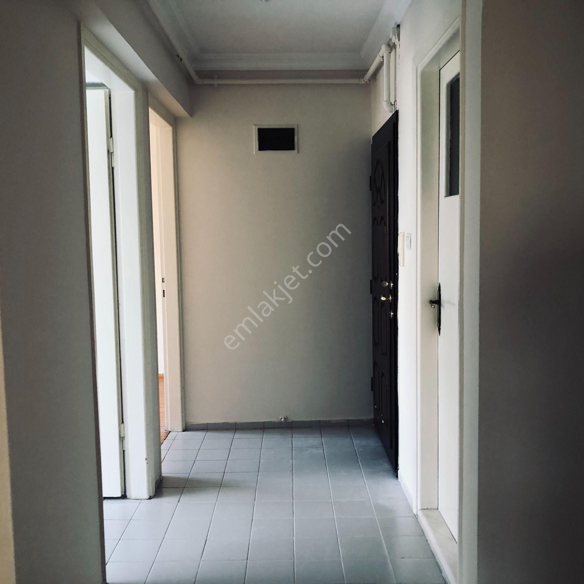 Karşıyaka Yalı Mahallesinde Kiralık 3+1 Lüx Köşe Ara Kat Daire - Görsel 18