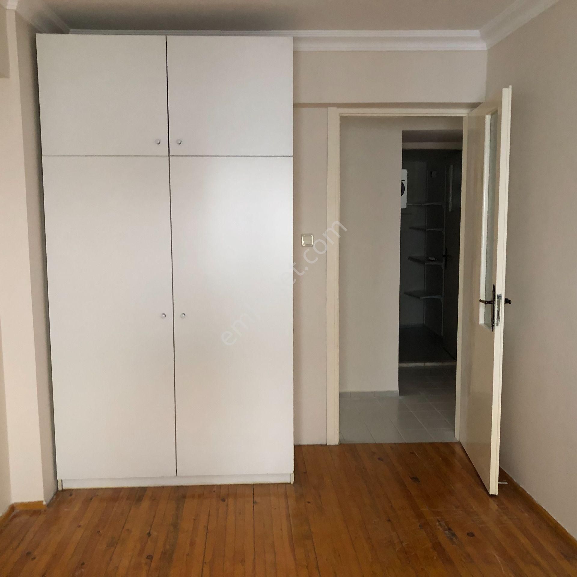 Karşıyaka Yalı Mahallesinde Kiralık 3+1 Lüx Köşe Ara Kat Daire - Görsel 24
