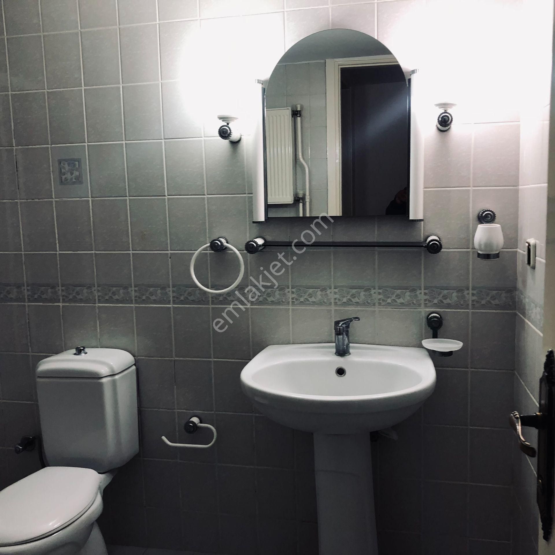 Karşıyaka Yalı Mahallesinde Kiralık 3+1 Lüx Köşe Ara Kat Daire - Görsel 20
