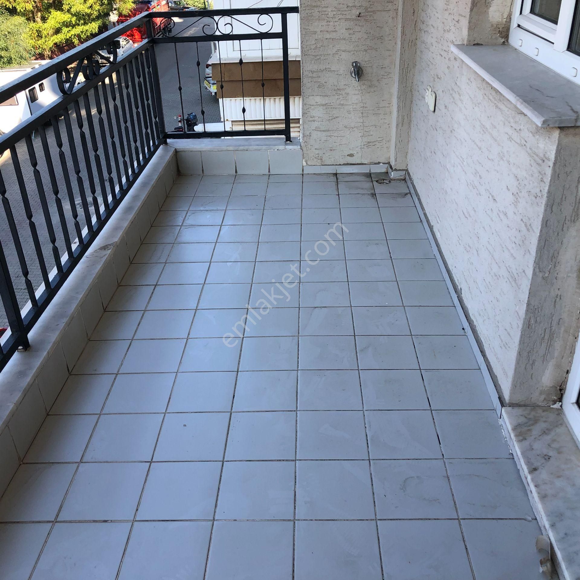 Karşıyaka Yalı Mahallesinde Kiralık 3+1 Lüx Köşe Ara Kat Daire - Görsel 3