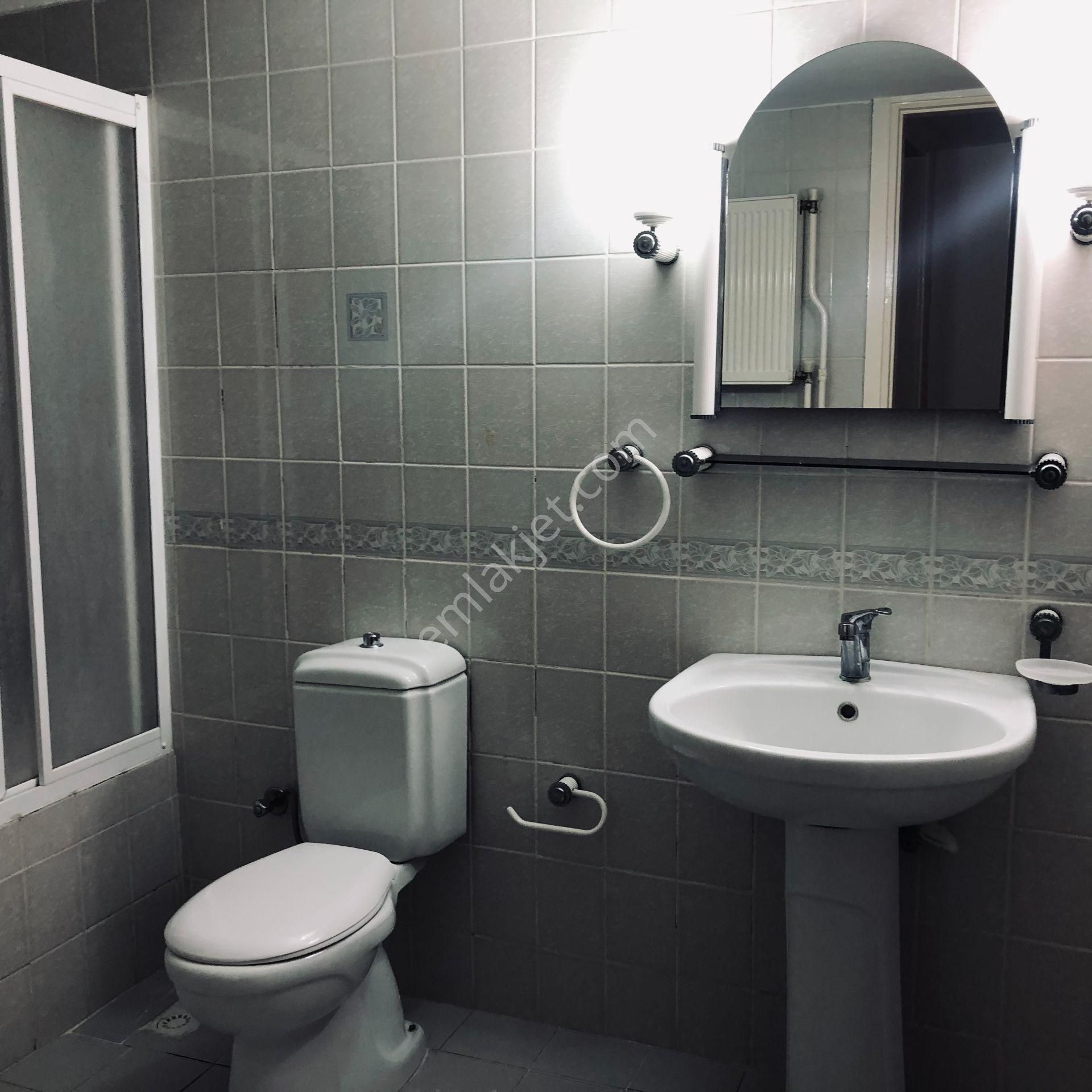 Karşıyaka Yalı Mahallesinde Kiralık 3+1 Lüx Köşe Ara Kat Daire - Görsel 19