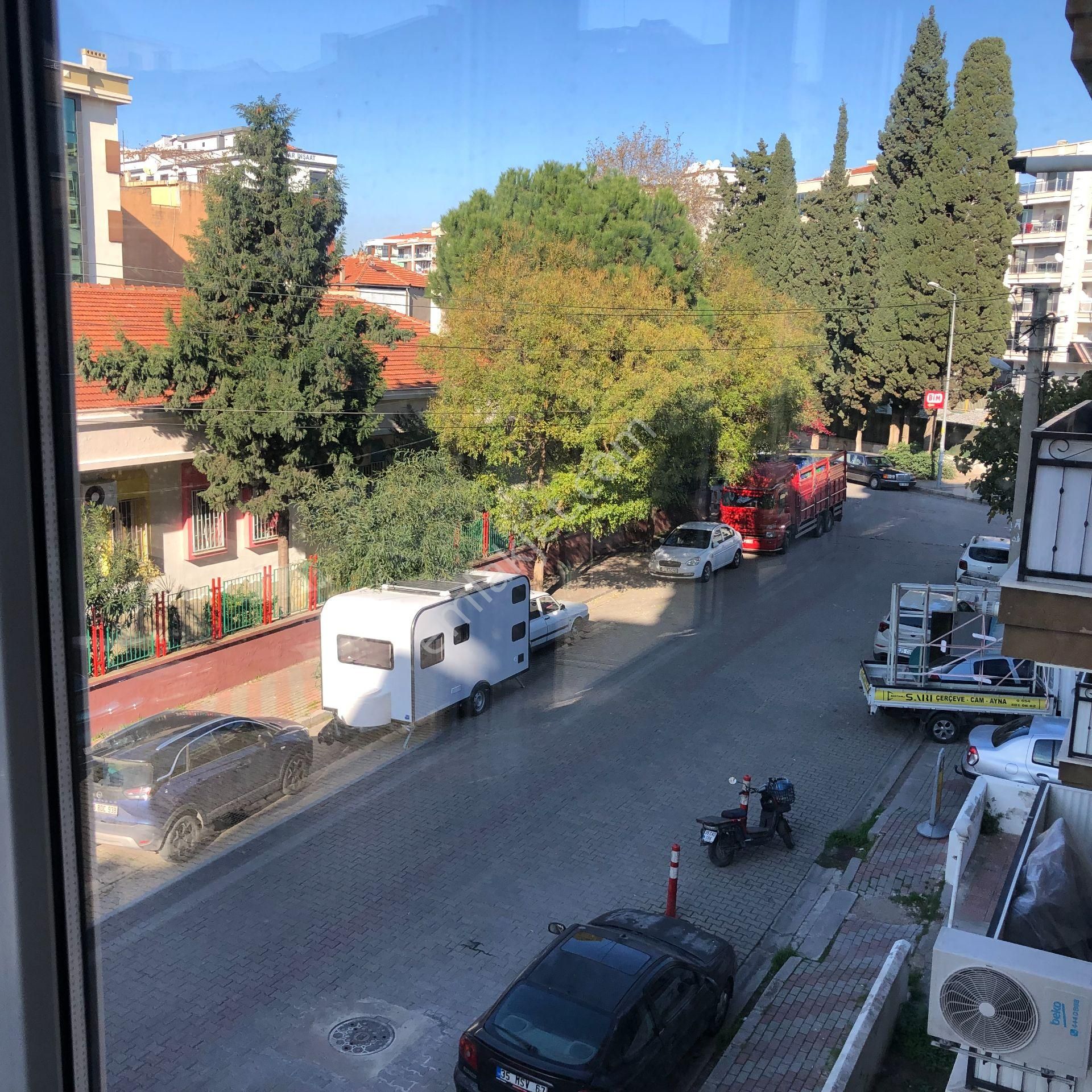 Karşıyaka Yalı Mahallesinde Kiralık 3+1 Lüx Köşe Ara Kat Daire - Görsel 14