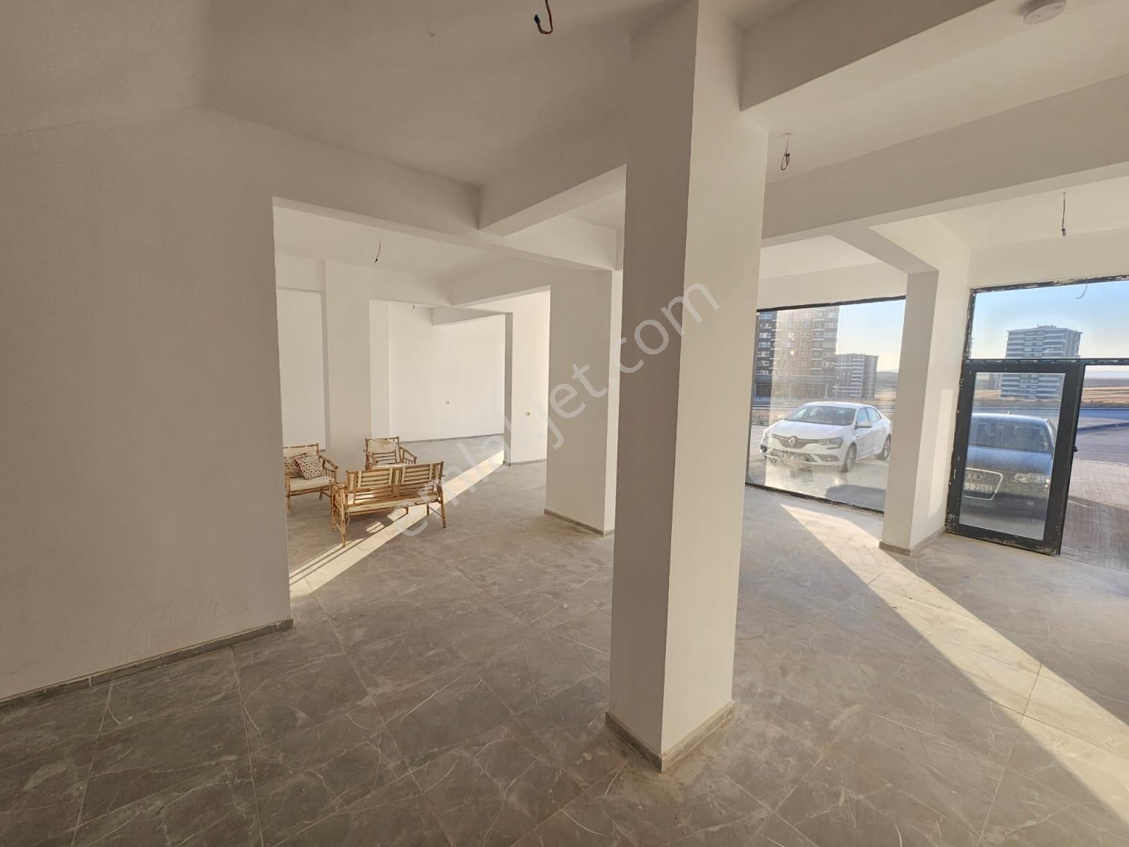 Bulvar Üzerinde Yüksek Görünürlüklü Kiralık İş Yeri - Görsel 20