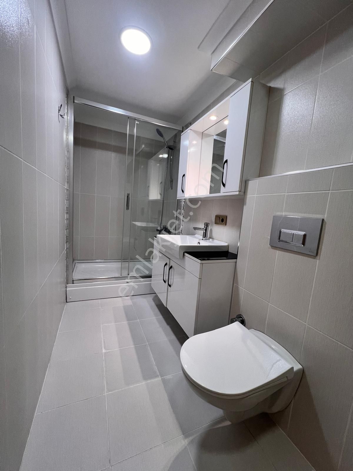 Küçükyalı'da Ön Cephe Cam Balkonlu Dekorlu 3+1 Daire - Görsel 10