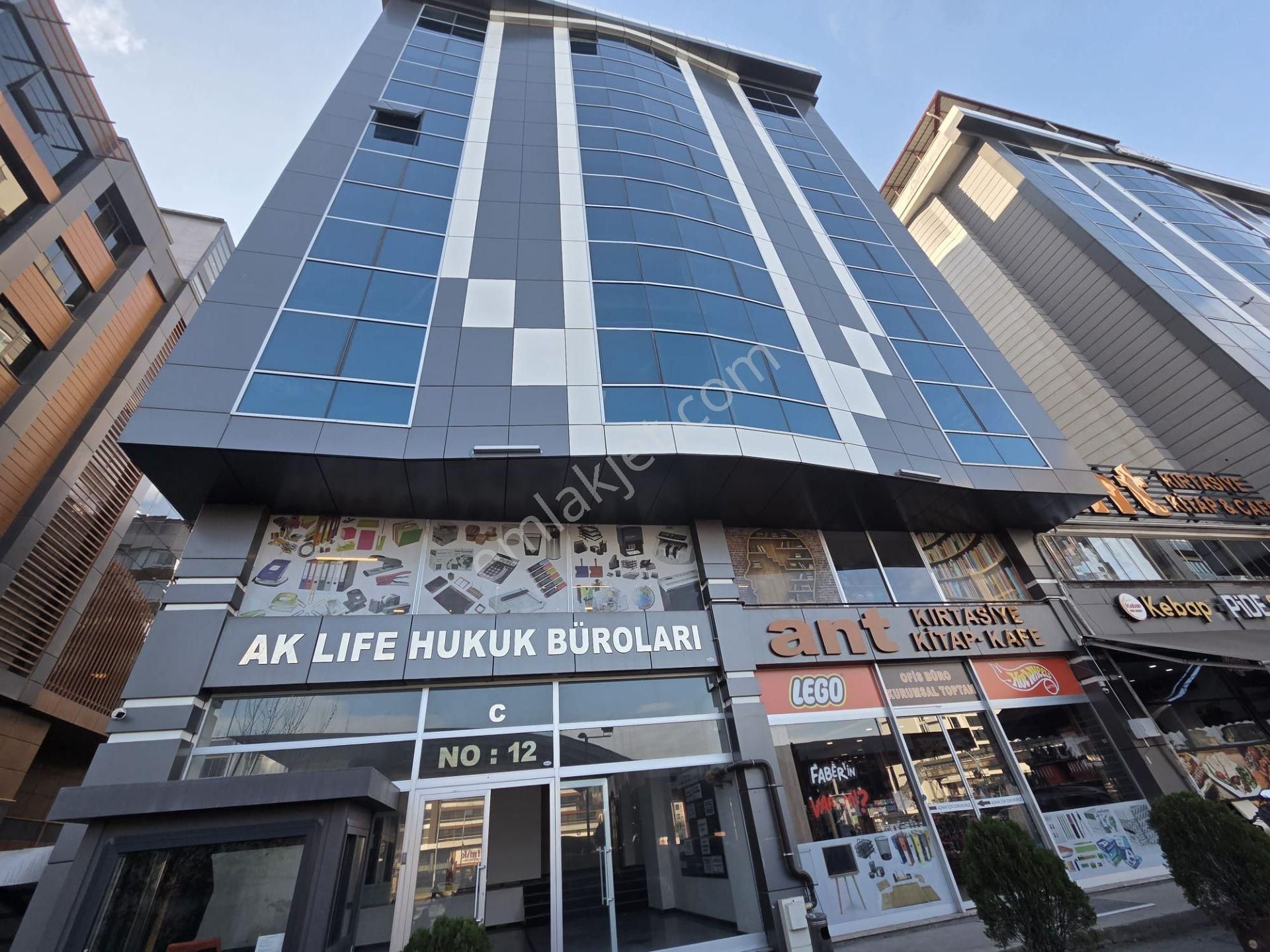 Yomra Kaşüstü Ak Life Hukuk Büroları'nda 2+1 Kiralık Ofis