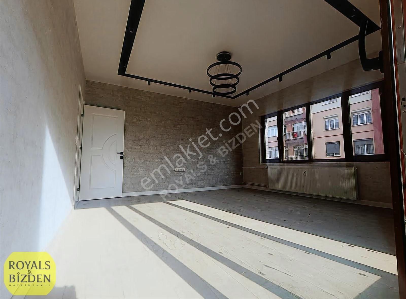 Selçuklu Emniyet Karşısı Full Yenilenmiş 4+1 Satılık Home Ofis,,