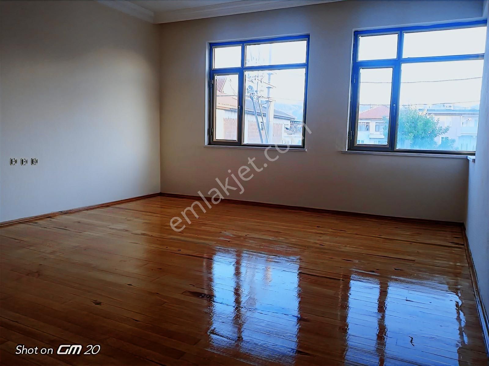 Realty Nexus'dan İznik Merkez'de Satılık 3 Katlı Komple Bina - Görsel 3