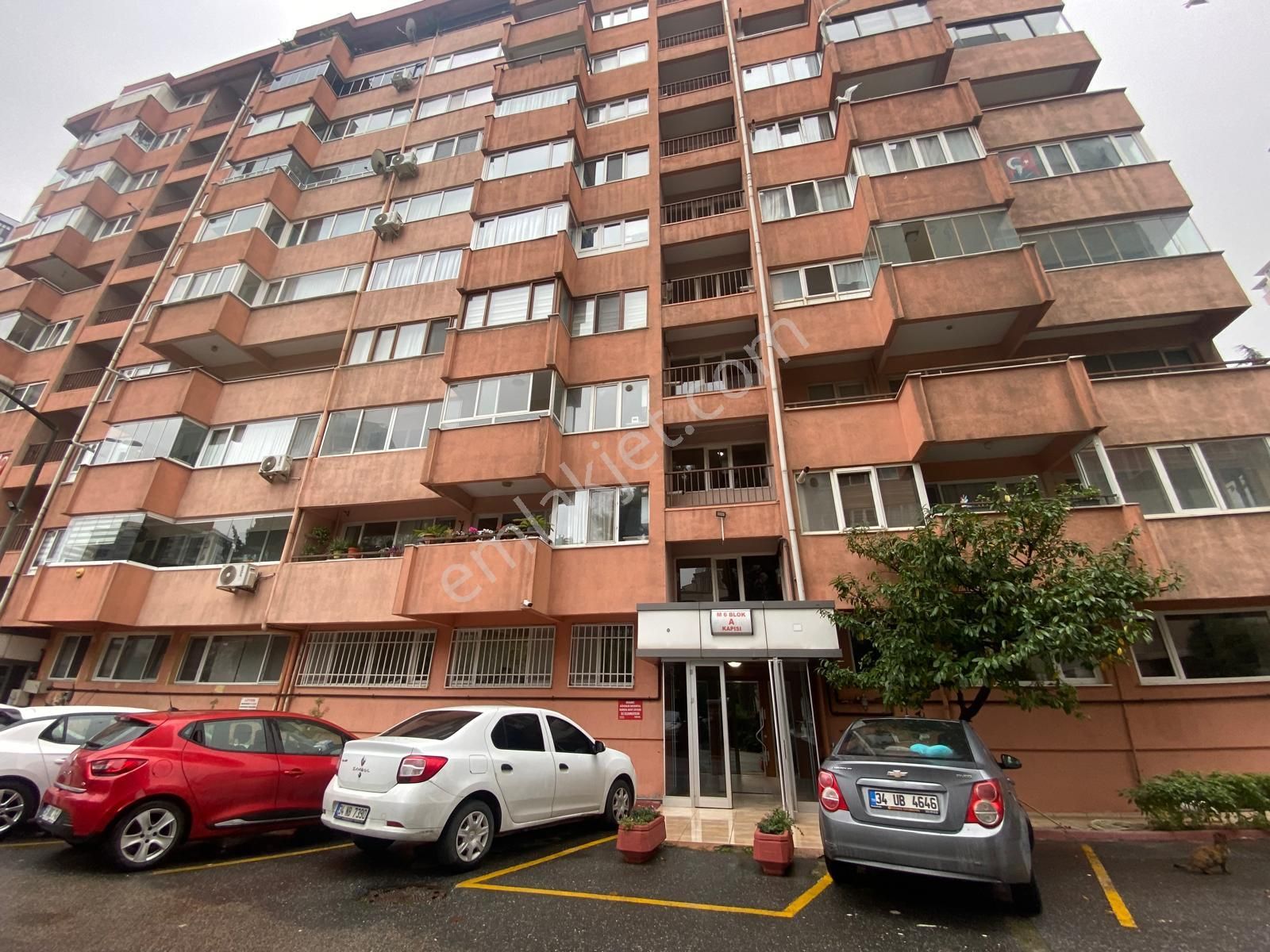 İnönü Caddesi Üzerinde Sümko Sitesinde 3+1 Geniş Ara Kat Daire