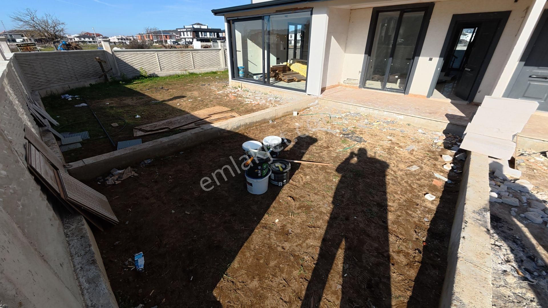 Karasuda Müstakil Bahçeli Havuzlu Şık Villa Okyanustan - Görsel 14
