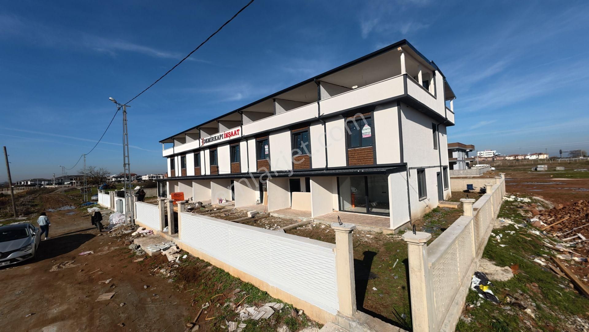 Karasuda Müstakil Bahçeli Havuzlu Şık Villa Okyanustan - Görsel 10