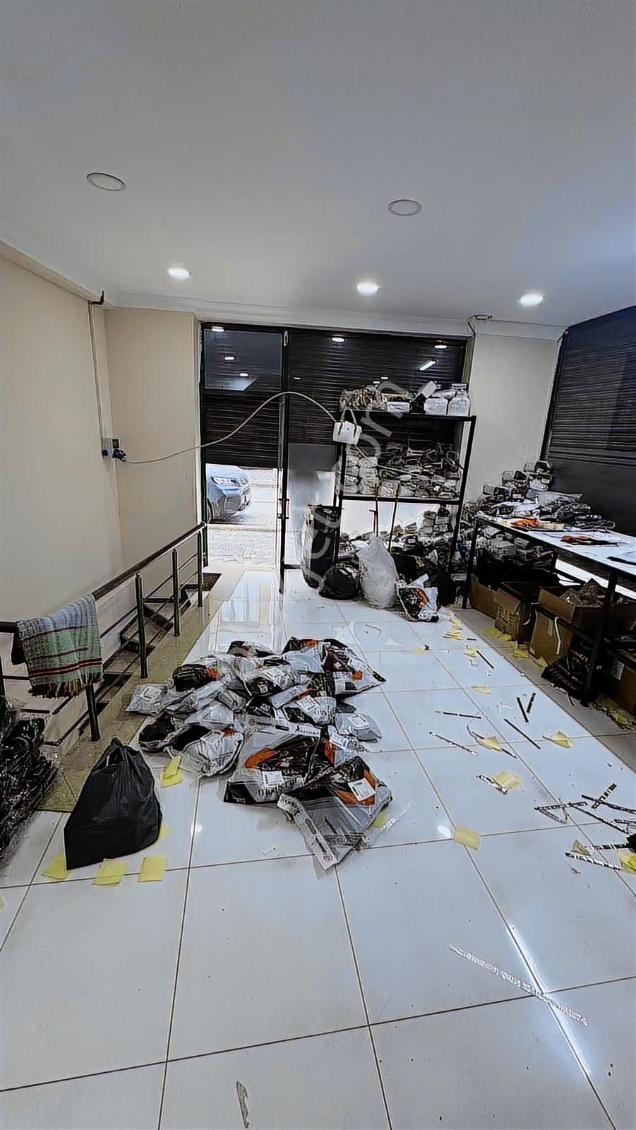 Çiğdem Emlak'tan Cırpıcı'da Yeni Binada Cift Cepheli Dükkan - Görsel 11