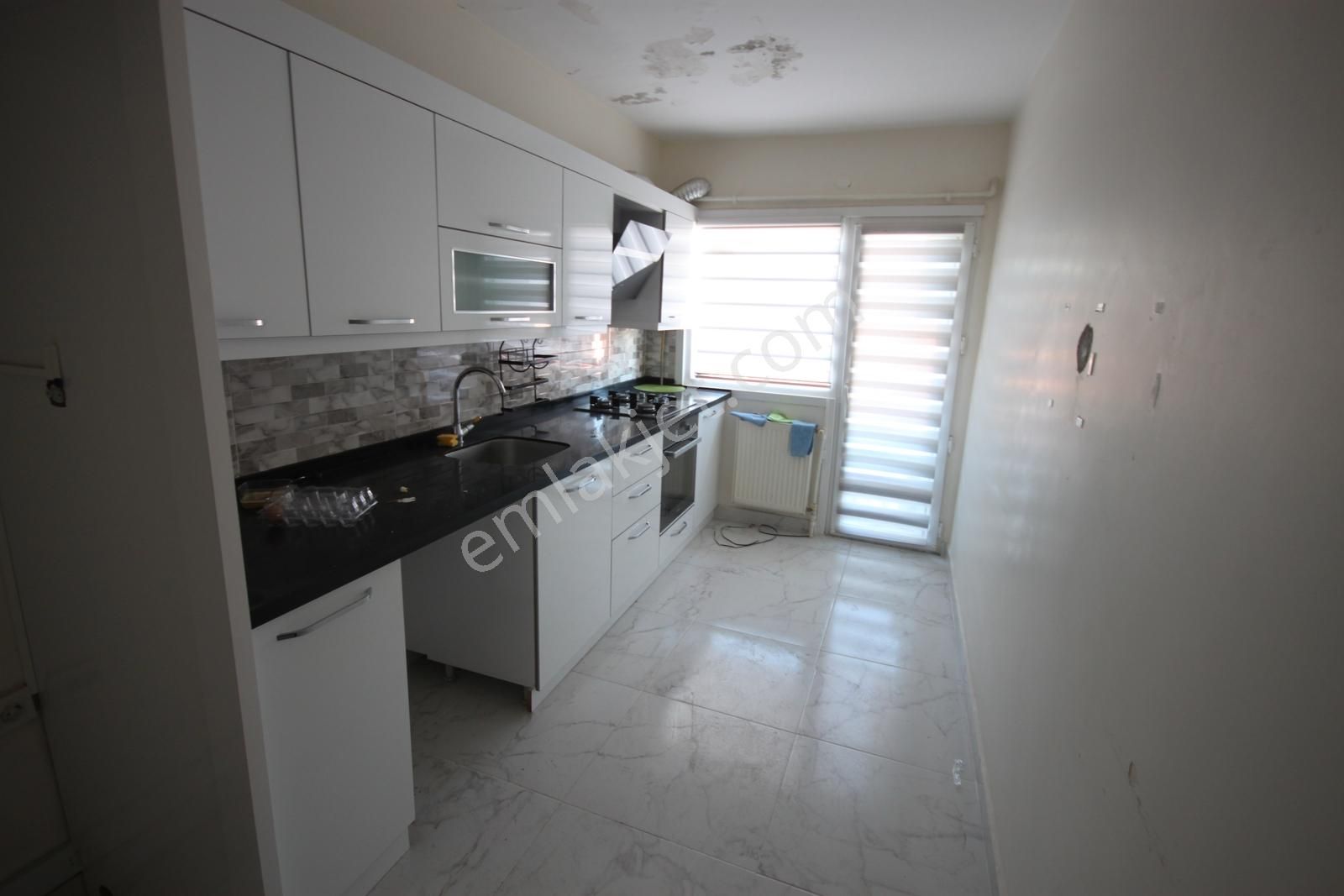 Tuzla Postane Mahallesinde Sahilde 2+1 Fırsat Daire - Görsel 24