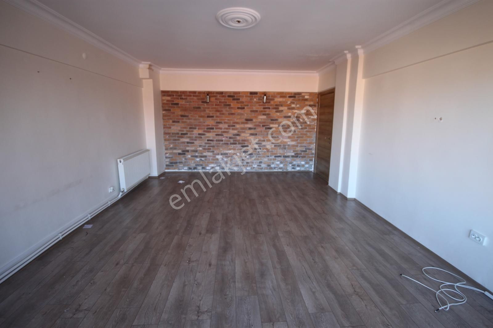 Tuzla Postane Mahallesinde Sahilde 2+1 Fırsat Daire - Görsel 13