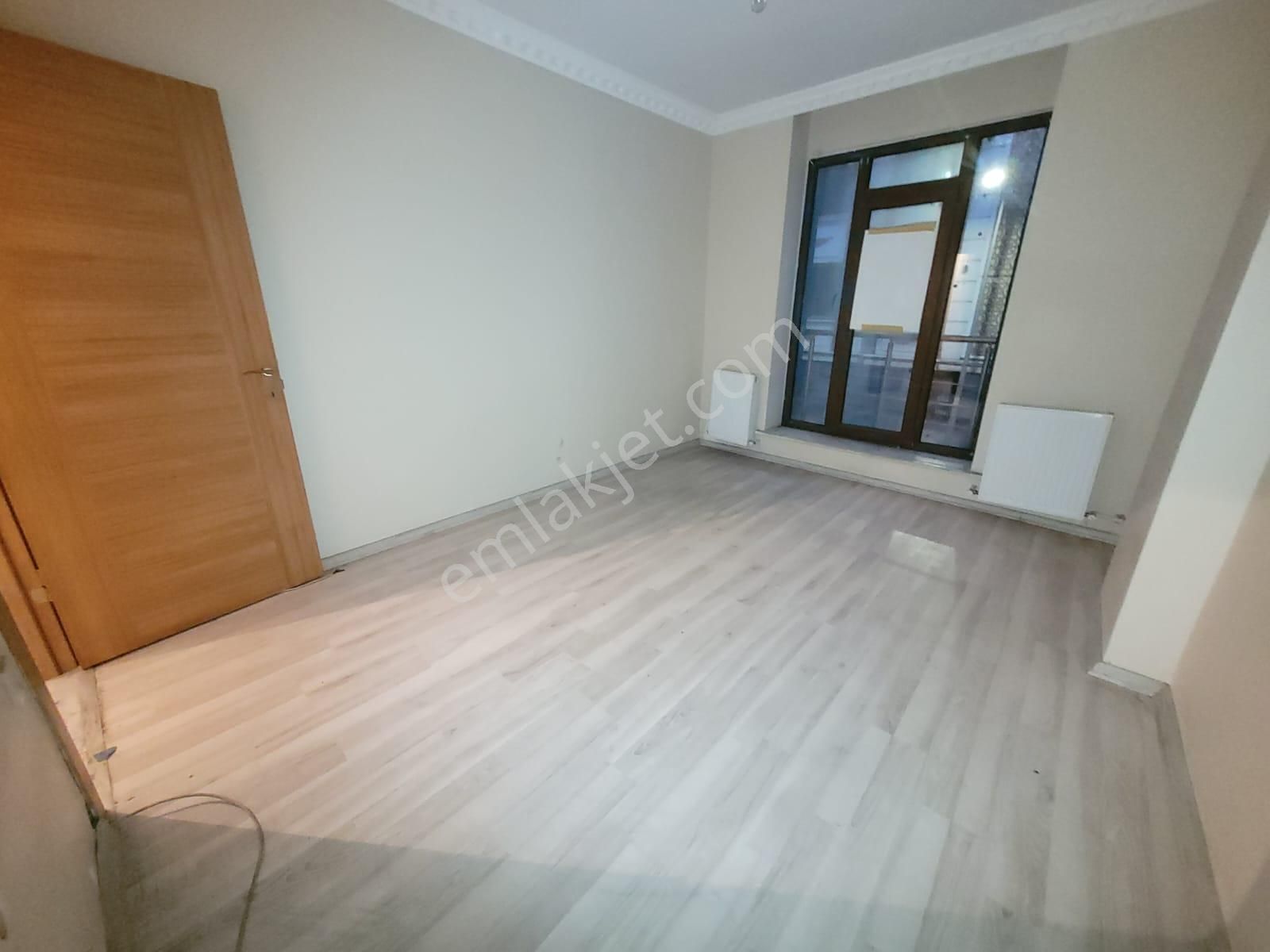 Üç Kardeşler'den Esentepe Mah 2+1 8-yıllık 95m² Ara Kat Daire - Görsel 2