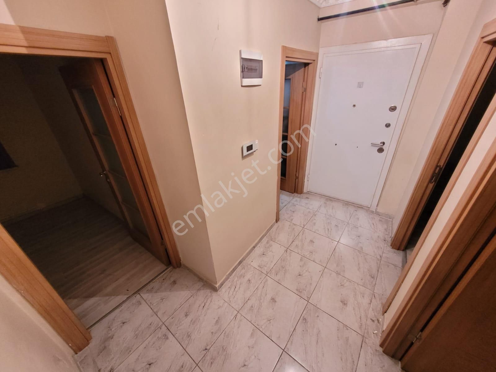 Üç Kardeşler'den Esentepe Mah 2+1 8-yıllık 95m² Ara Kat Daire - Görsel 4