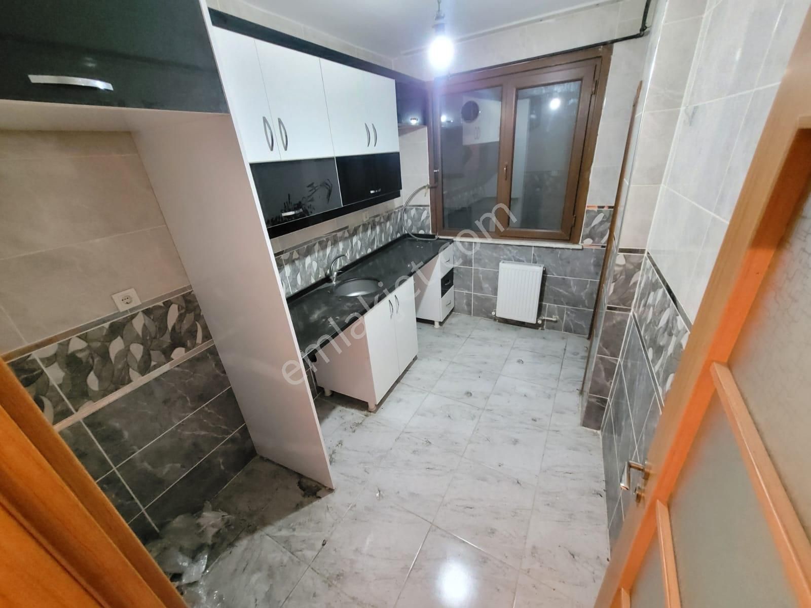 Üç Kardeşler'den Esentepe Mah 2+1 8-yıllık 95m² Ara Kat Daire - Görsel 9