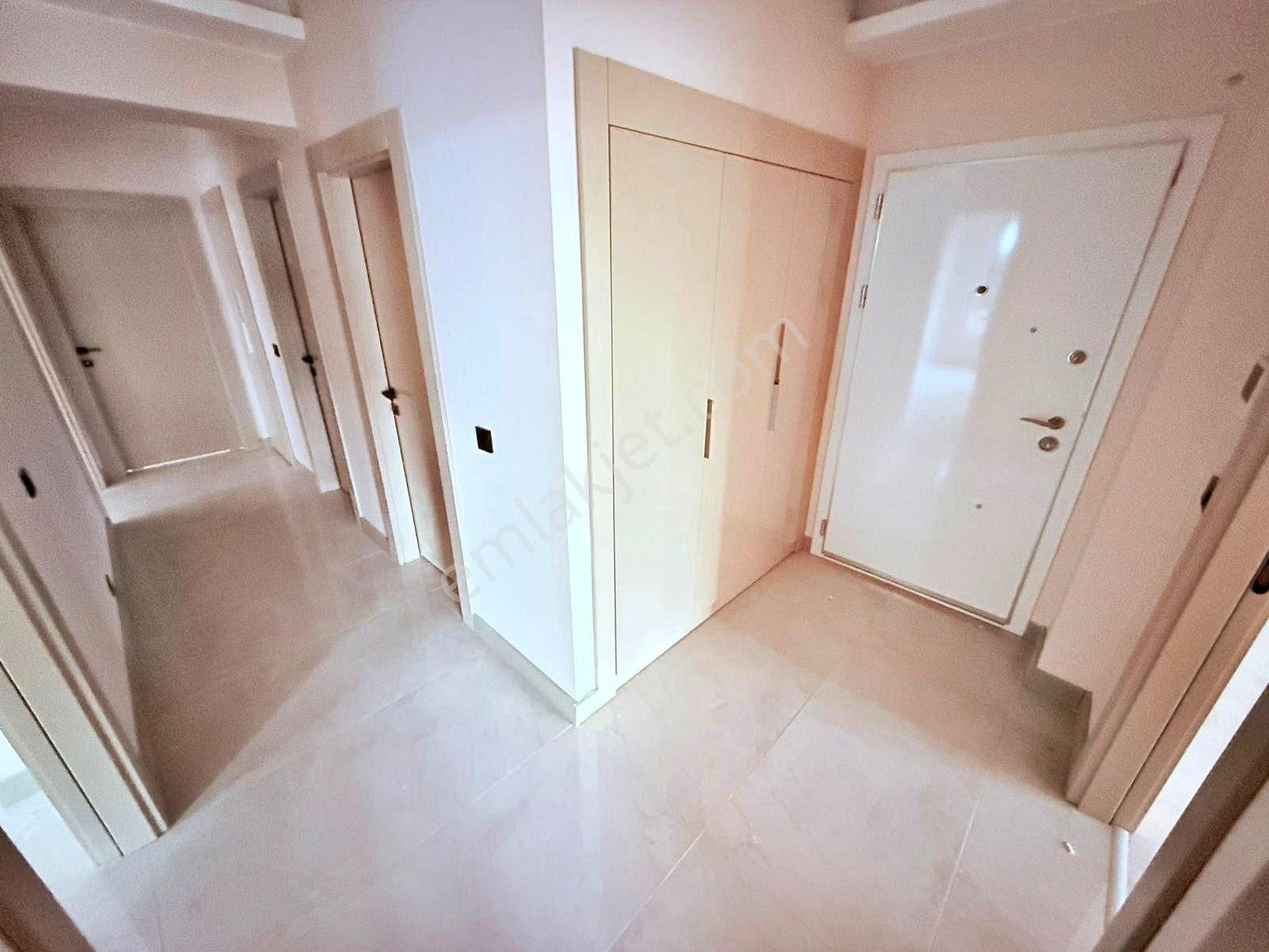 Sıfır İskanlı Arakat Güney Cephe Geniş Oturum Yüksek Kredili 3+1 - Görsel 29