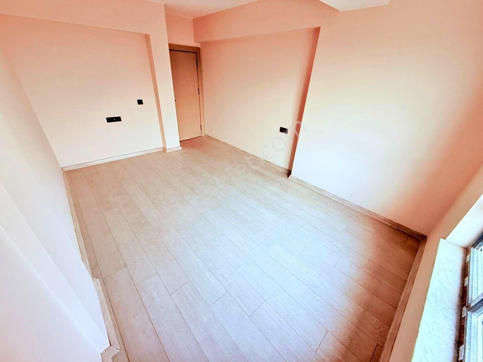 Sıfır İskanlı Arakat Güney Cephe Geniş Oturum Yüksek Kredili 3+1 - Görsel 20