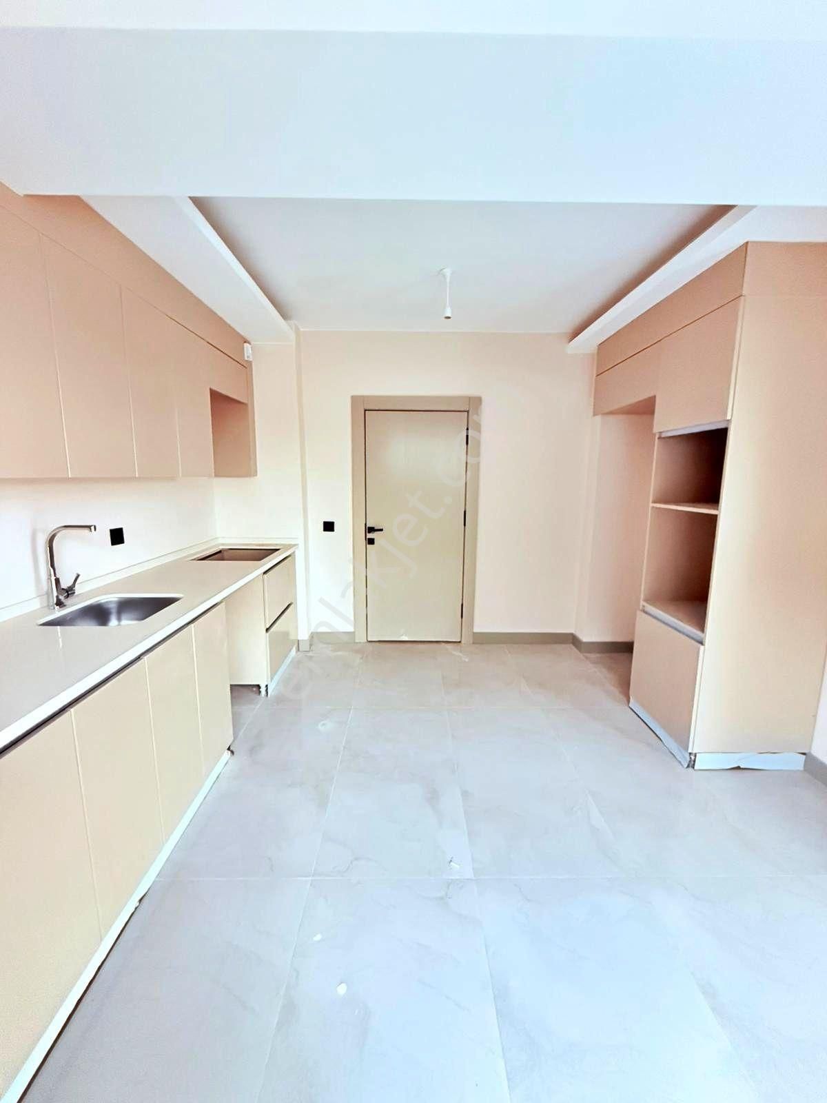 Sıfır İskanlı Arakat Güney Cephe Geniş Oturum Yüksek Kredili 3+1 - Görsel 6