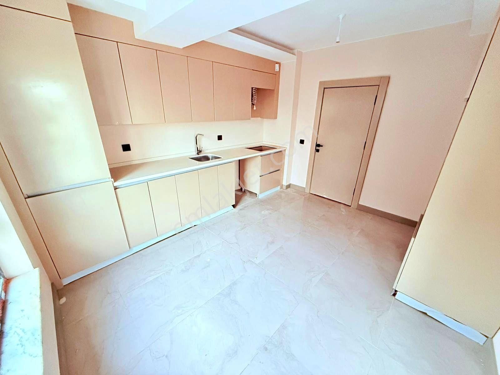 Sıfır İskanlı Arakat Güney Cephe Geniş Oturum Yüksek Kredili 3+1 - Görsel 11