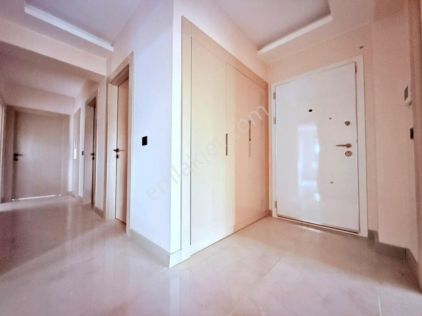 Sıfır İskanlı Arakat Güney Cephe Geniş Oturum Yüksek Kredili 3+1 - Görsel 28