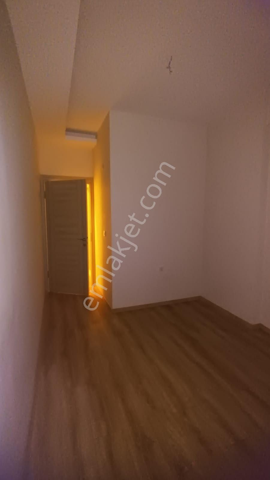 Bayraklı Erenlerde Kiralık 3+1 Daire - Görsel 24