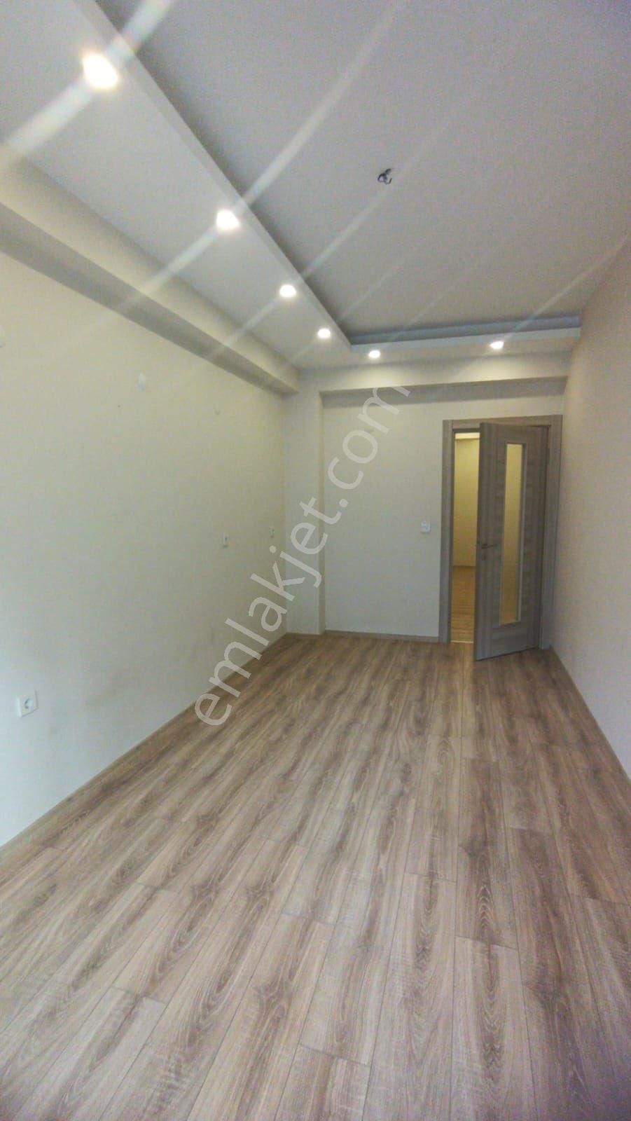 Bayraklı Erenlerde Kiralık 3+1 Daire - Görsel 14