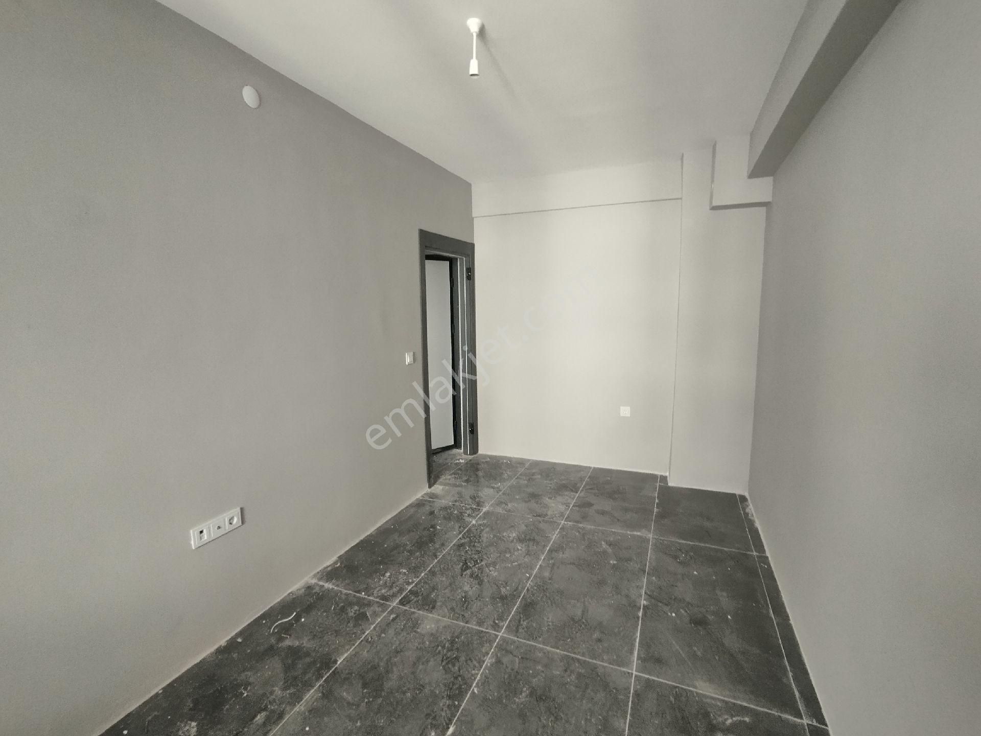 Derman Caddesine Çok Yakın Yerden Isıtma Sıfır 2+0 Daire - Görsel 12