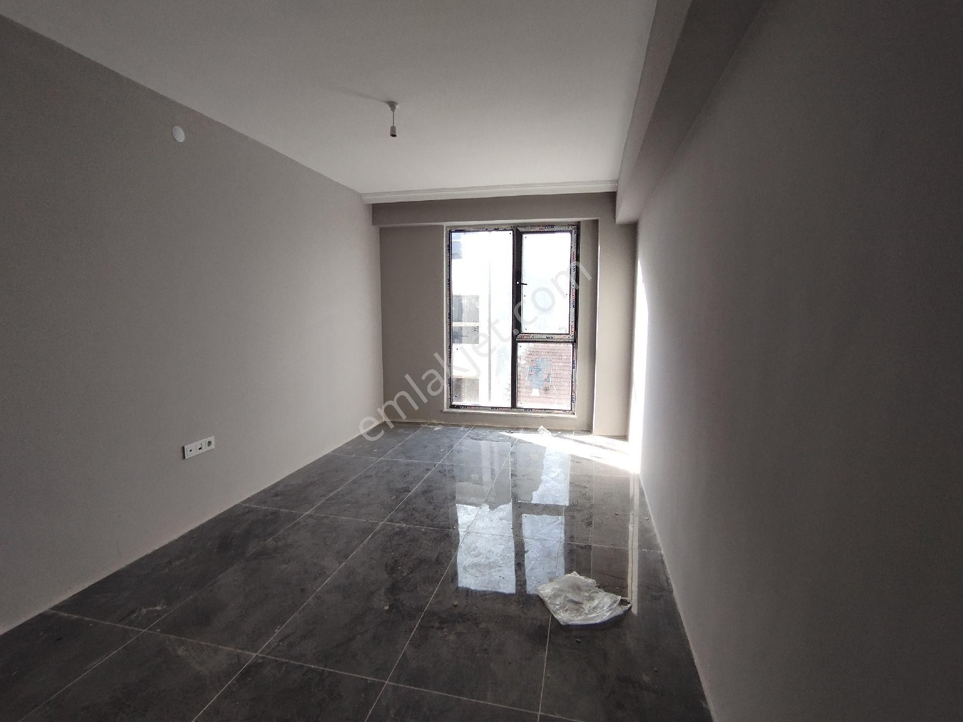 Derman Caddesine Çok Yakın Yerden Isıtma Sıfır 2+0 Daire