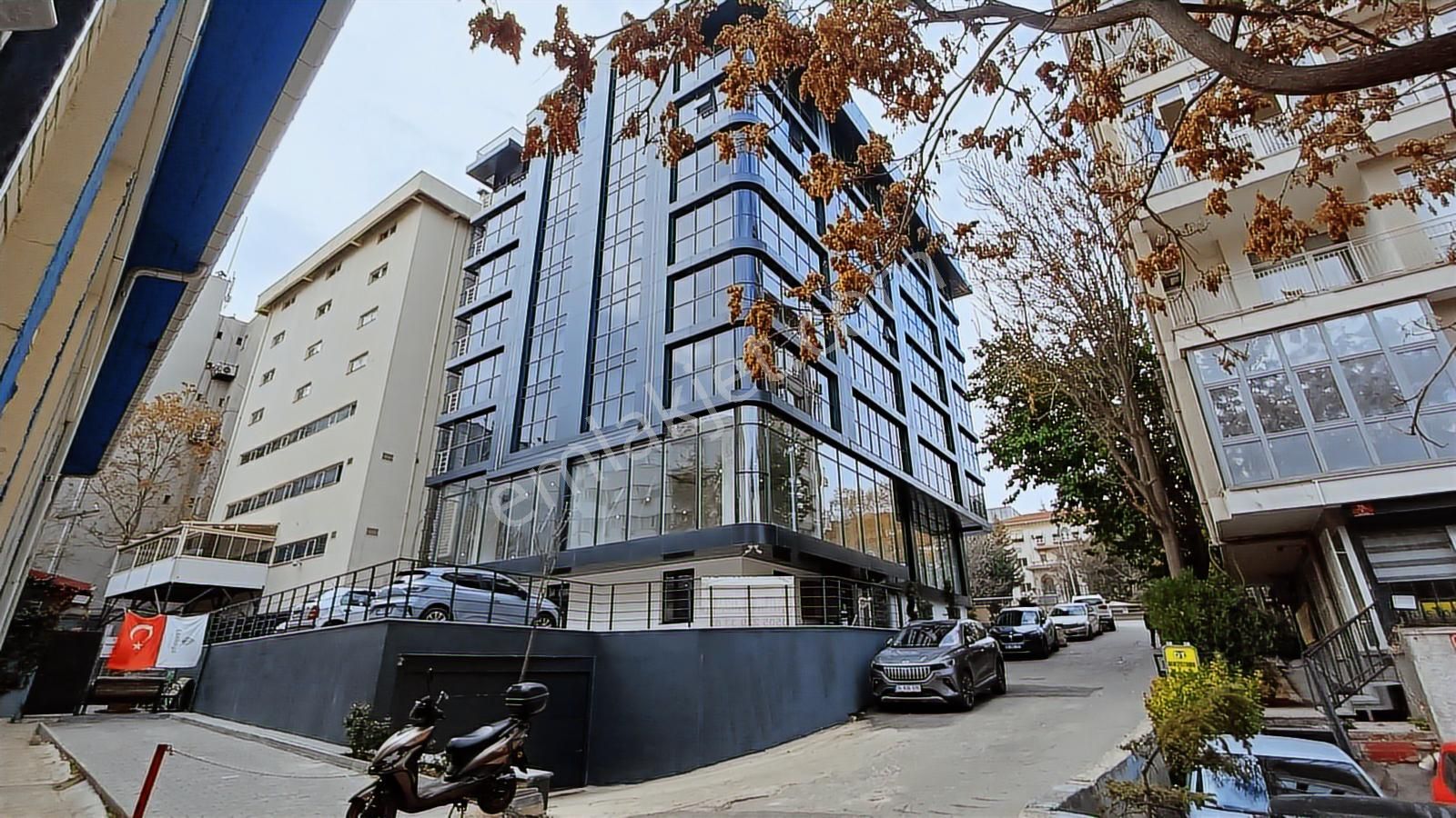 Kuğulu Park Yanı, Atatürk Bulvarı Üzeri Satılık 1+1 Sıfır Daire