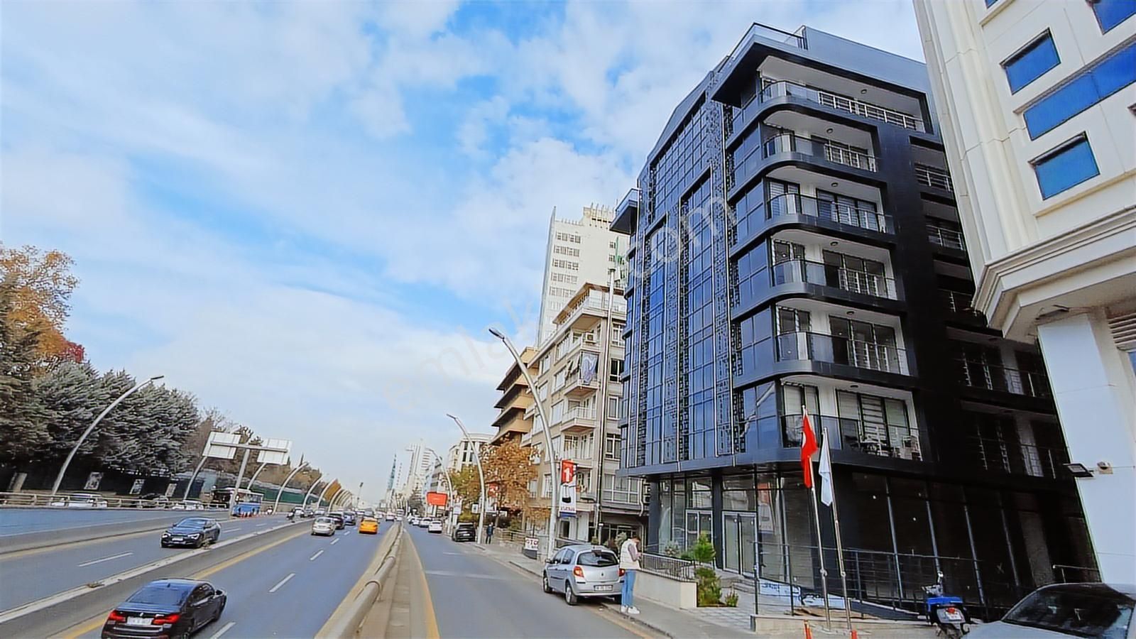 Kuğulu Park Yanı, Atatürk Bulvarı Üzeri Satılık 1+1 Sıfır Daire - Görsel 11