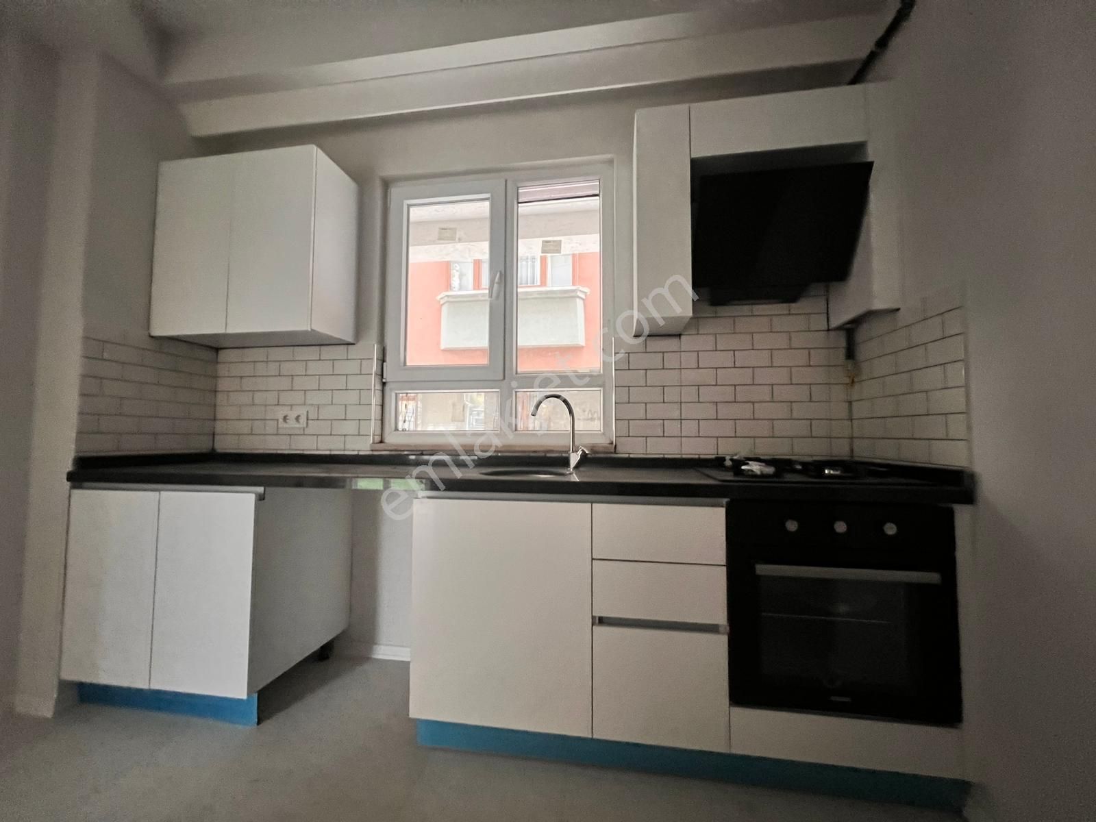 Altıntepe Merkeze Yakın Özel Bahçe Teraslı 1+1