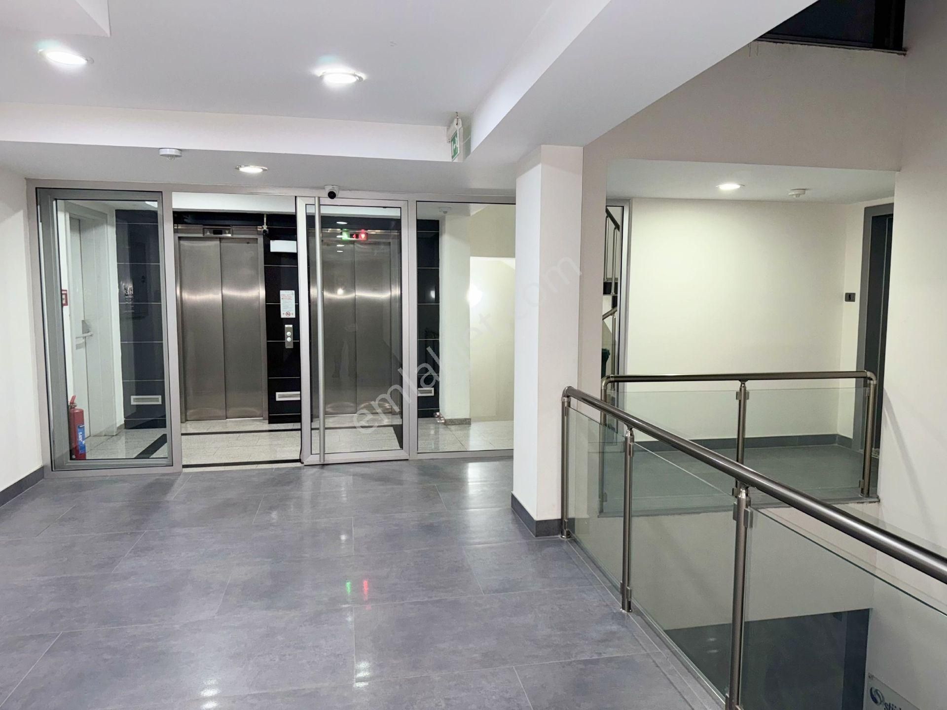 Şakayık'ta Yangın Merdivenli-kapalı Otoparklı Plaza'da 95m2 - Görsel 28