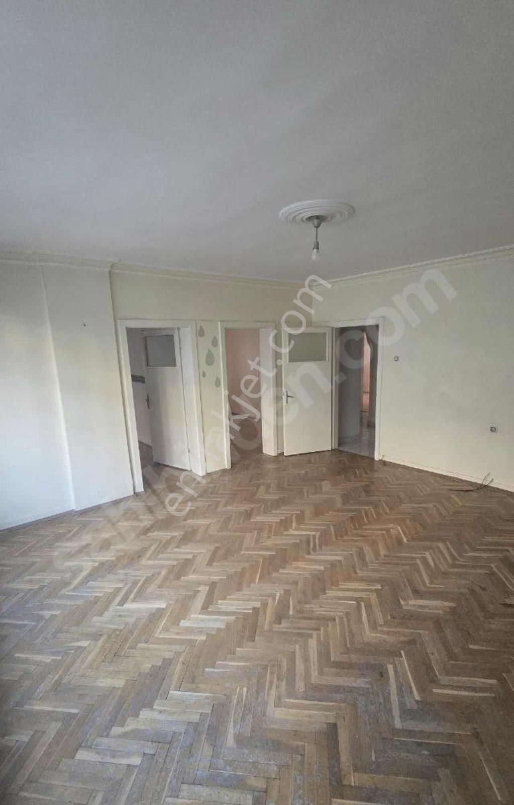 Damla Gayrimenkulden Cebeci Sergenler Sokak 1. Katta Öncephe 3+1 - Görsel 7