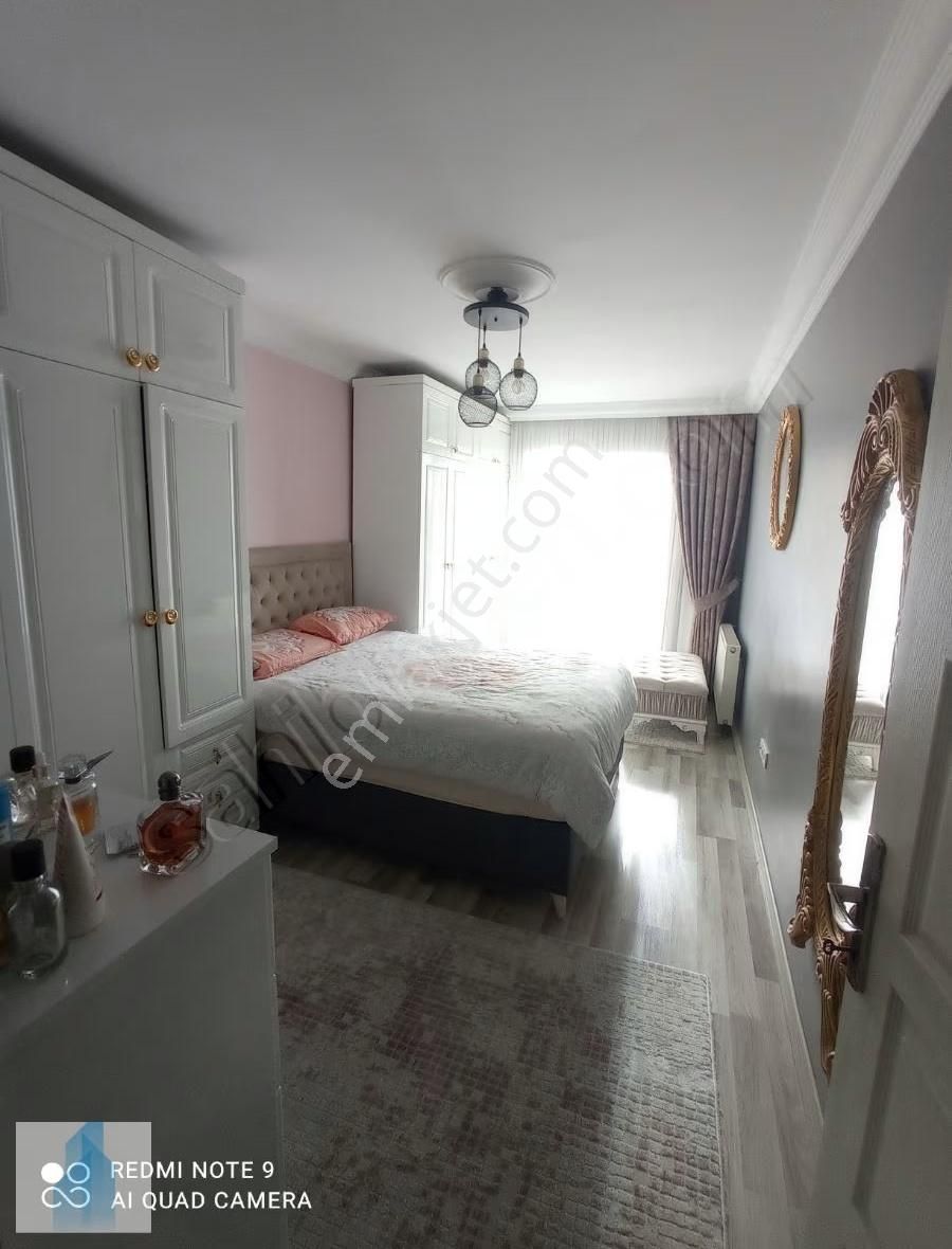 Bağcılar Meydana Yakın Satılık 4+1, 180 M2 Harika Dublex Daire - Görsel 7