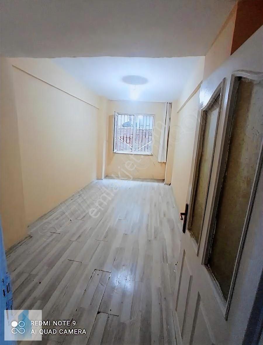 Bağcılar Kazımkarabekir De Satılık 2+1,85 M2 Giriş Kat Daire