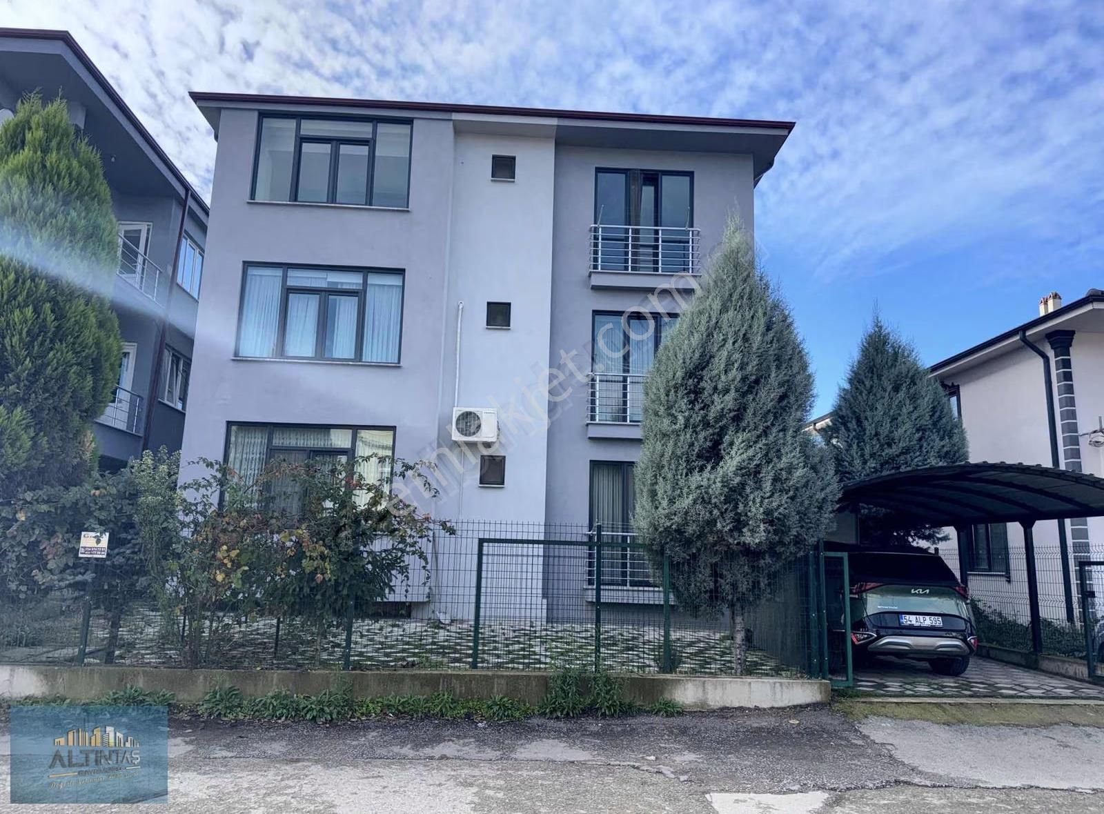 Paris İlköğretimin Hemen Yanında 3 + 1 Kiralık Daire