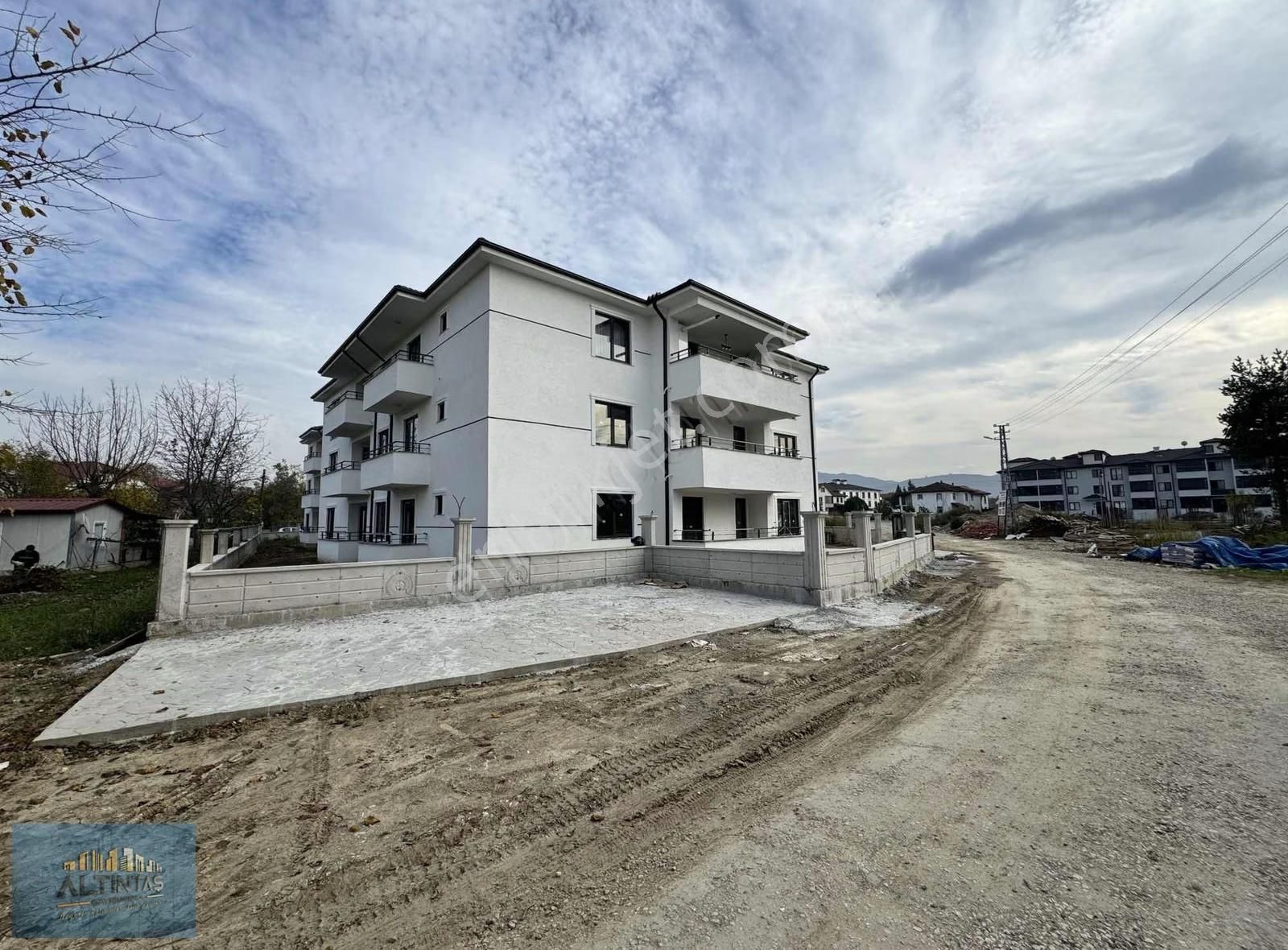 Ömercikler Mah. Yüksek Giriş 90 M2 Kiralık 2+1 - Görsel 9