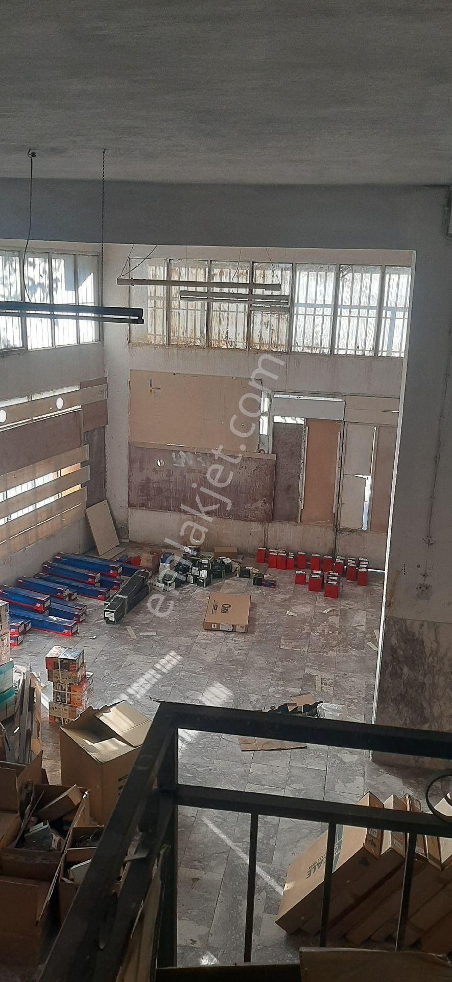 Buca İnönü Mahalleside Kiralık 160mt - Görsel 3