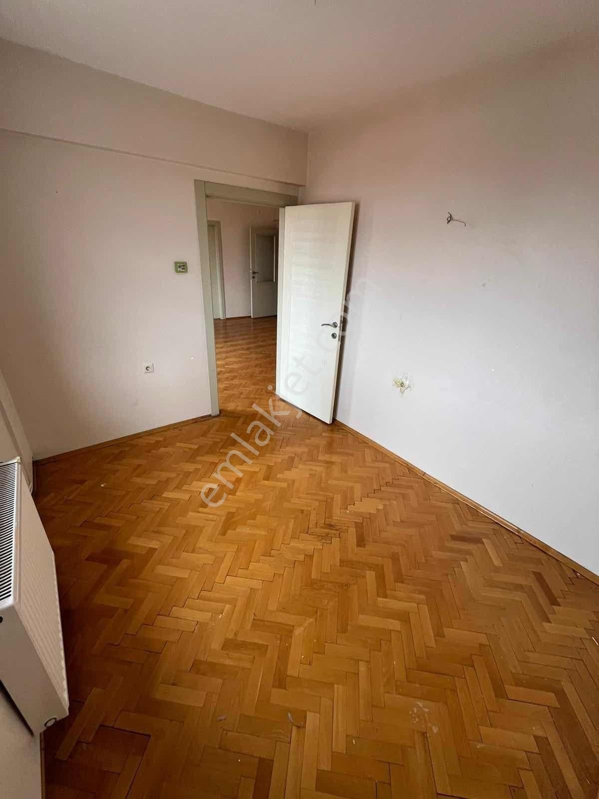 Satılık,naci Çakır'da,ara Kat,boş,3+1 Aydınlık Ve Ferah Daire - Görsel 2