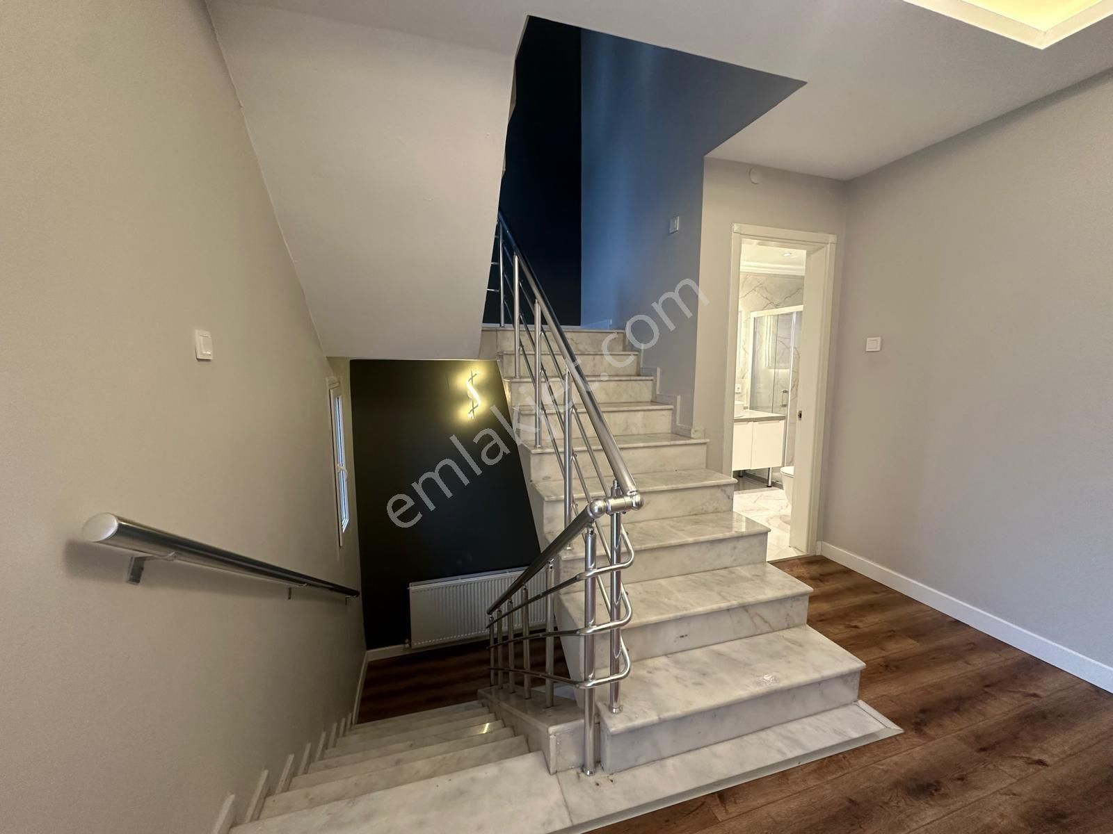 Güzelbahçe Kahramandere Havuzlu Site De 4+1 Kiralık Villa - Görsel 24