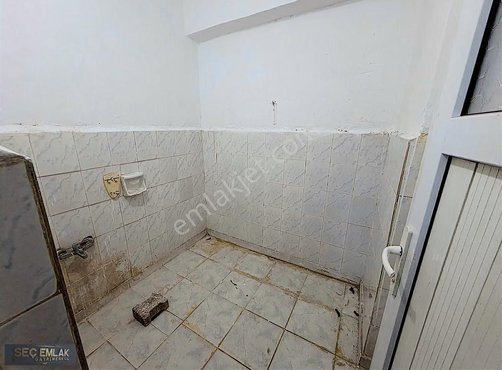 Seç Emlak'tan Fırsat 3 Katlı 100m2 Ev 2350.000tl Kısa Süreliğine - Görsel 14